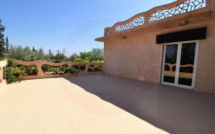 https://www.marrakech-immobilier.eu/nos-biens/marrakech-route-ourika-villa-a-vendre-contemporaine/