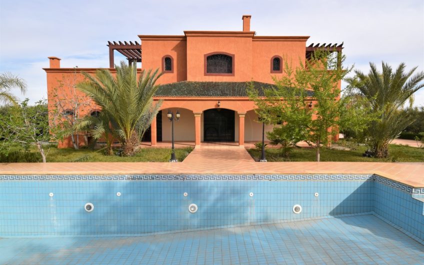 https://www.marrakech-immobilier.eu/nos-biens/marrakech-bab-atlas-vente-villa-1-hectare/