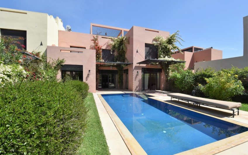 https://www.marrakech-immobilier.eu/nos-biens/marrakech-maaden-vente-villa-piscine/
